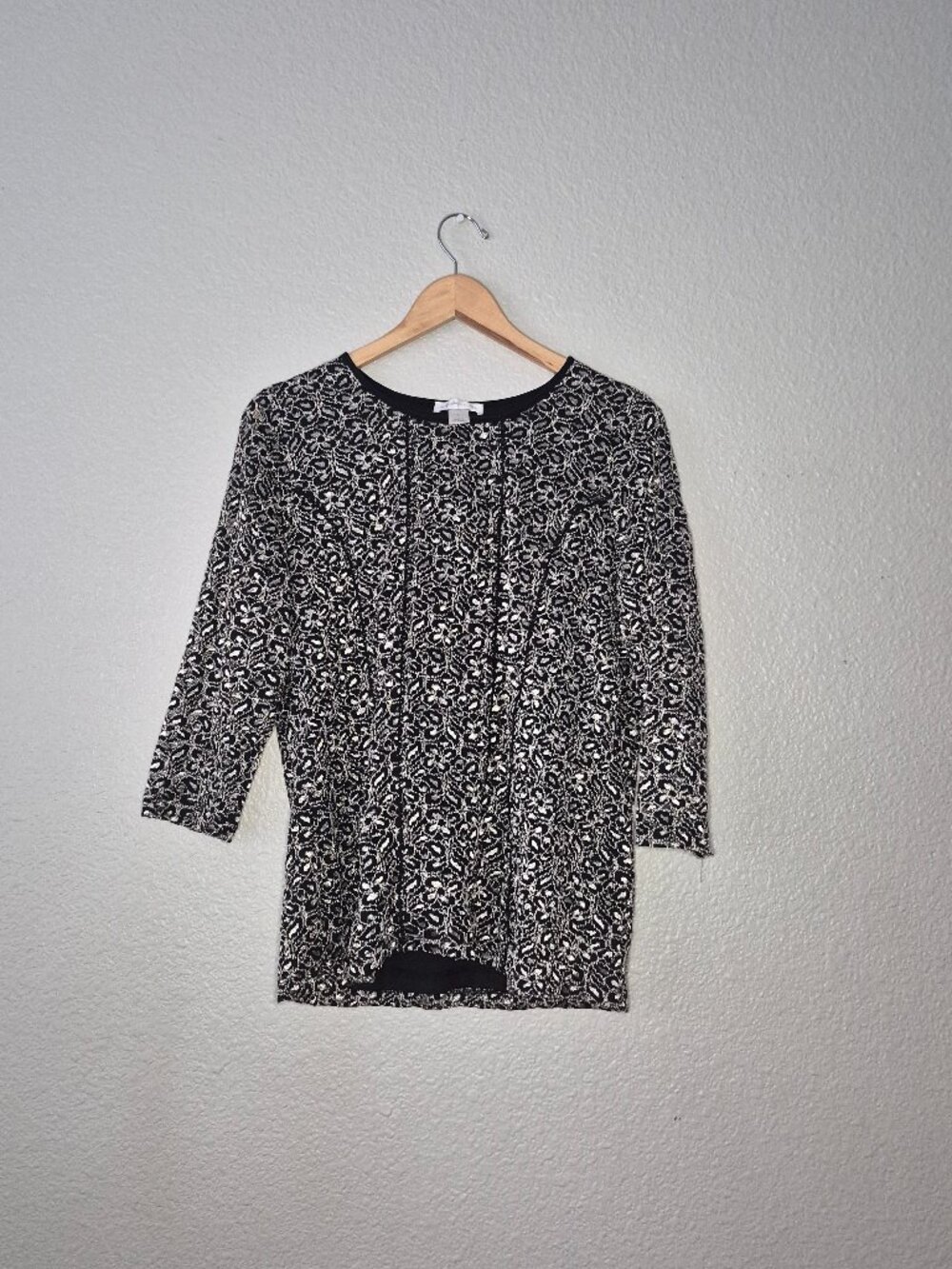 NWOT Christopher And Banks Women's Black/ Cream Floral 3/4 Sleeve Blouse L